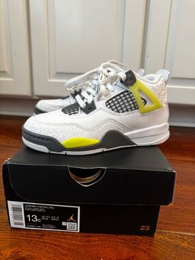 Jordan 4 Retro PS Kids'‎ White/Lemon Twist. 13C NIB